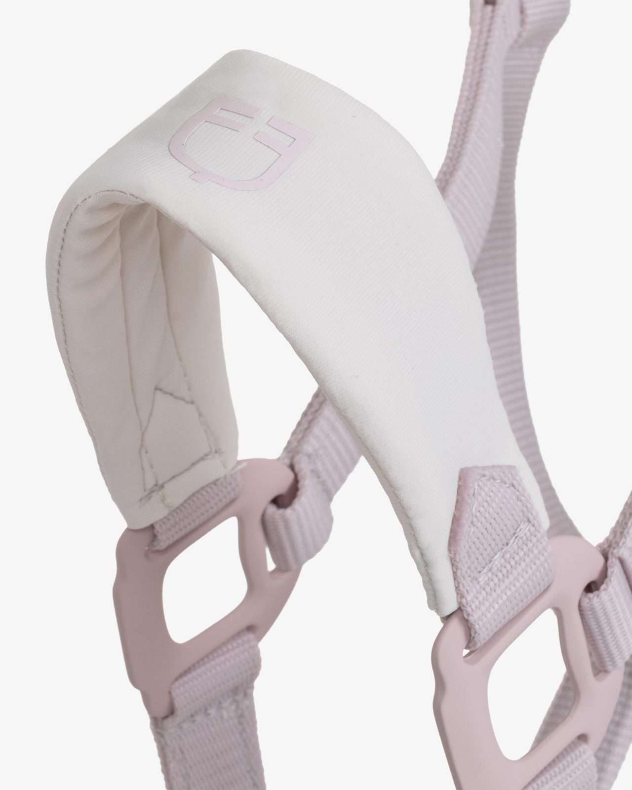 Technical halter with double adjustment and rubber-coated buckles