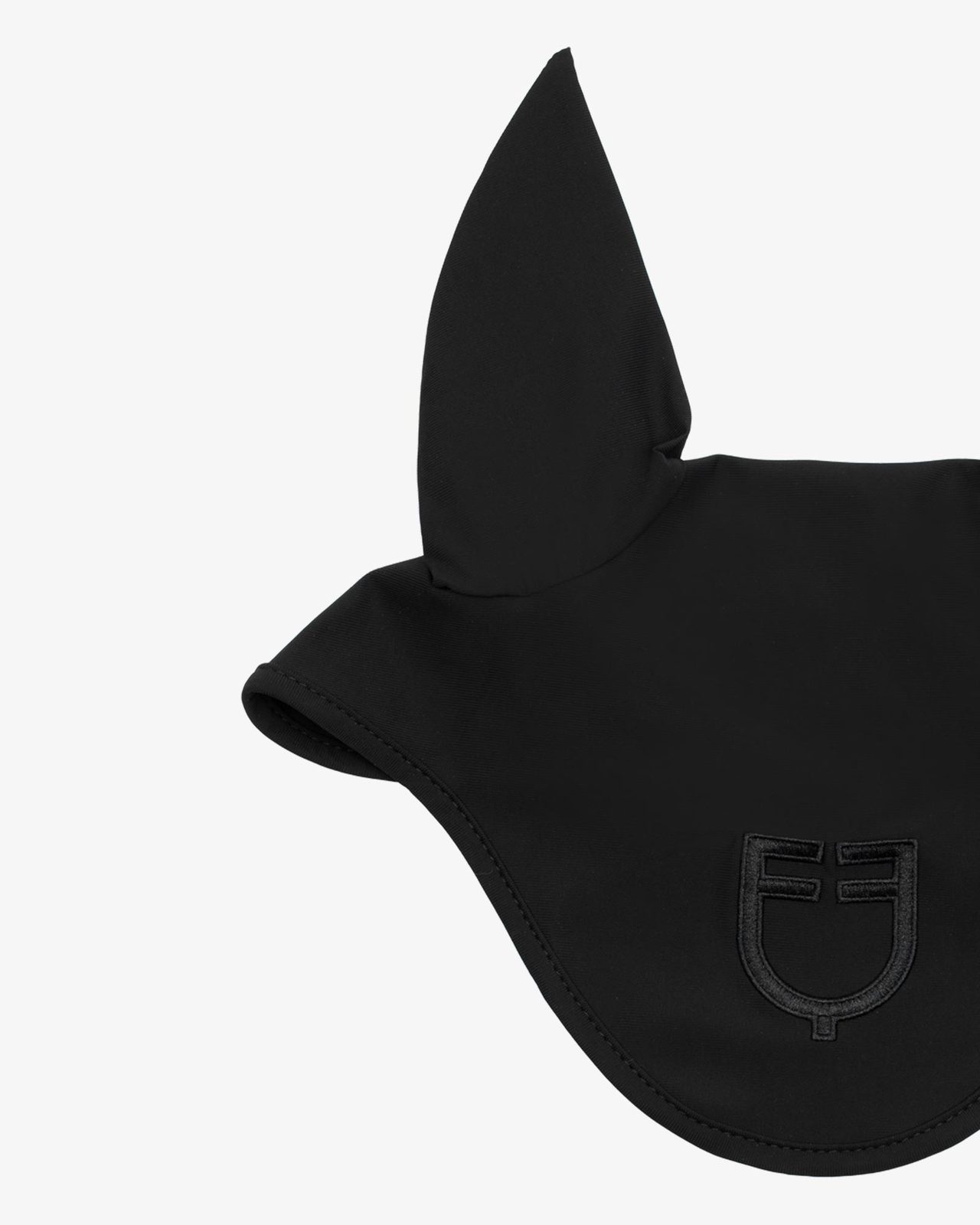 Technical fly veil with contrasting logo