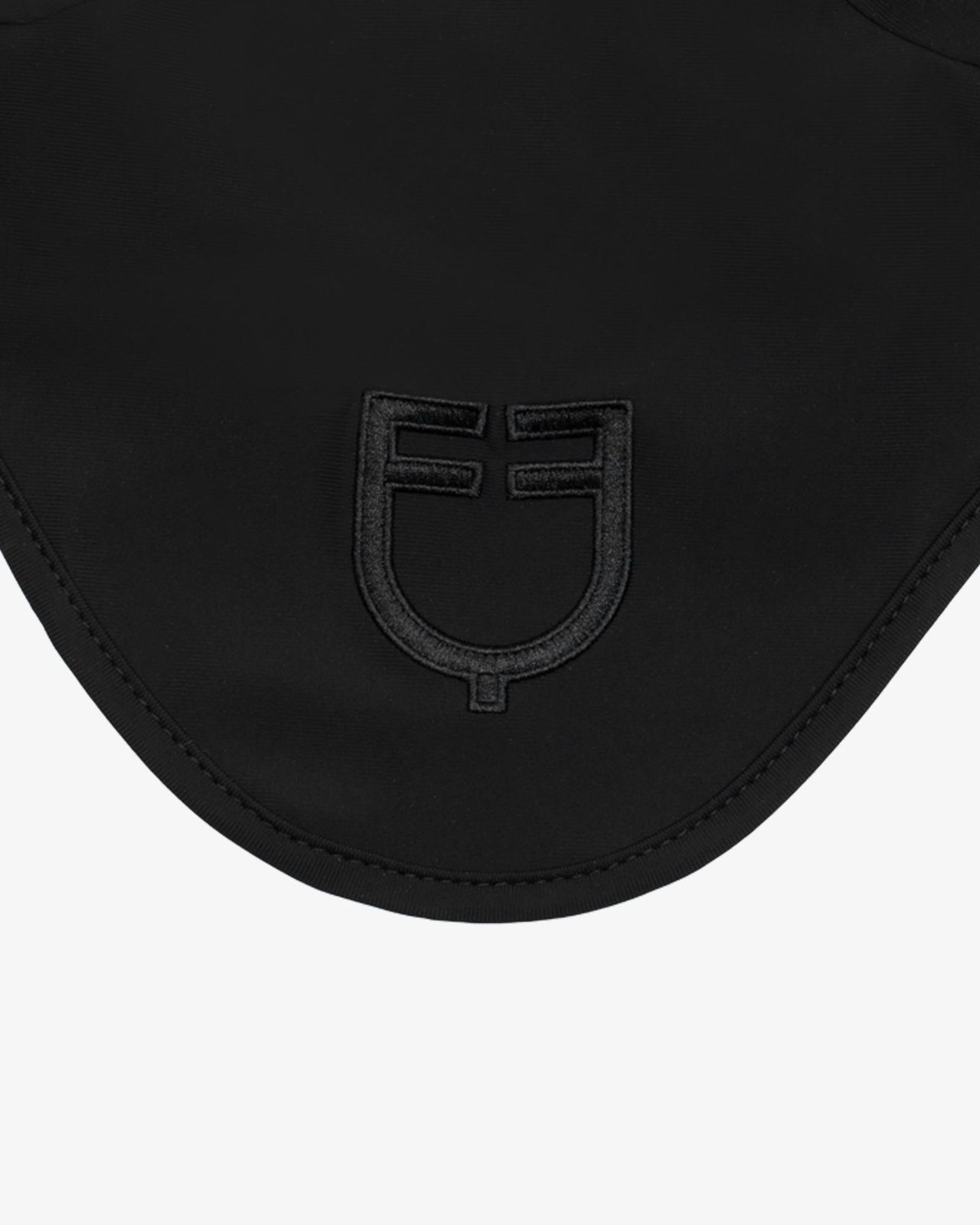 Technical fly veil with contrasting logo