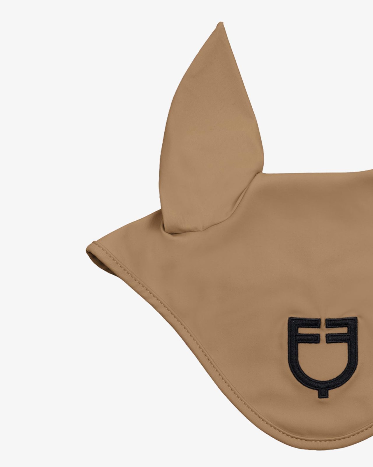 Technical fly veil with contrasting logo