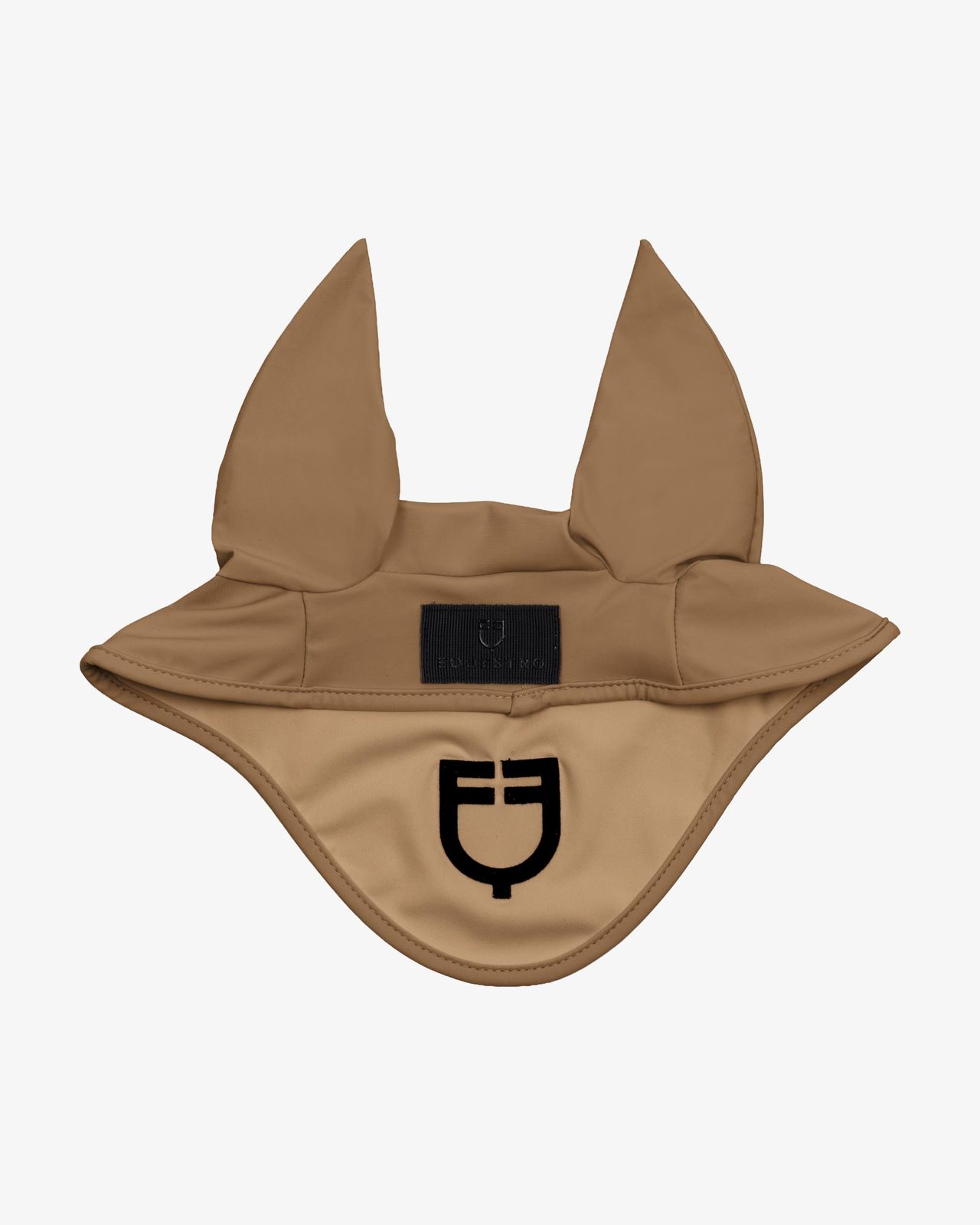 Technical fly veil with contrasting logo