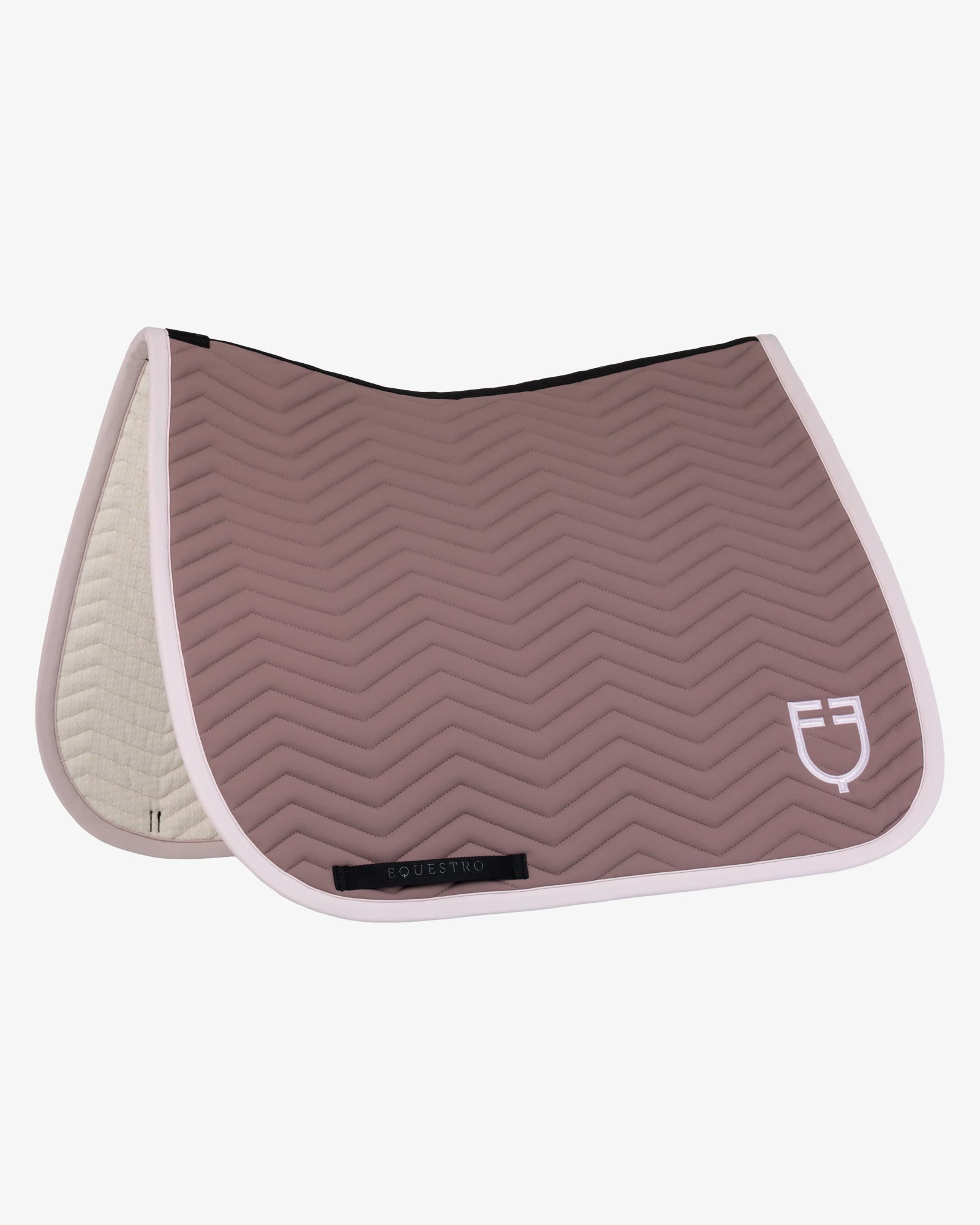 Dressage saddle pad with wave quilting