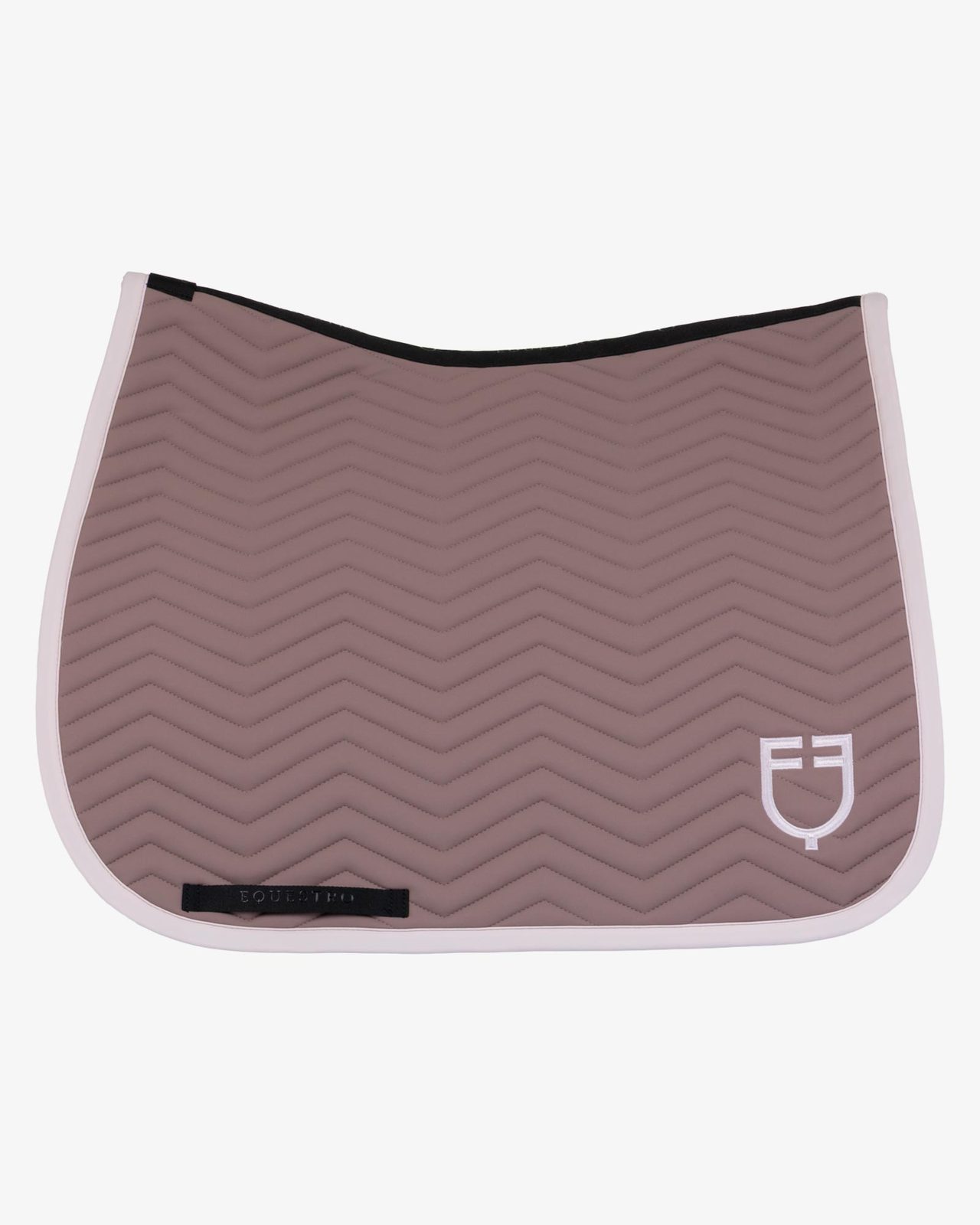Dressage saddle pad with wave quilting