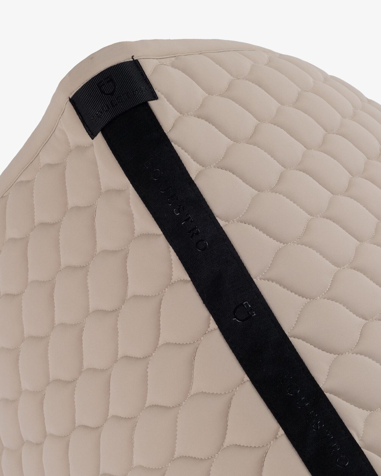 Jumping saddle pad with onion quilting