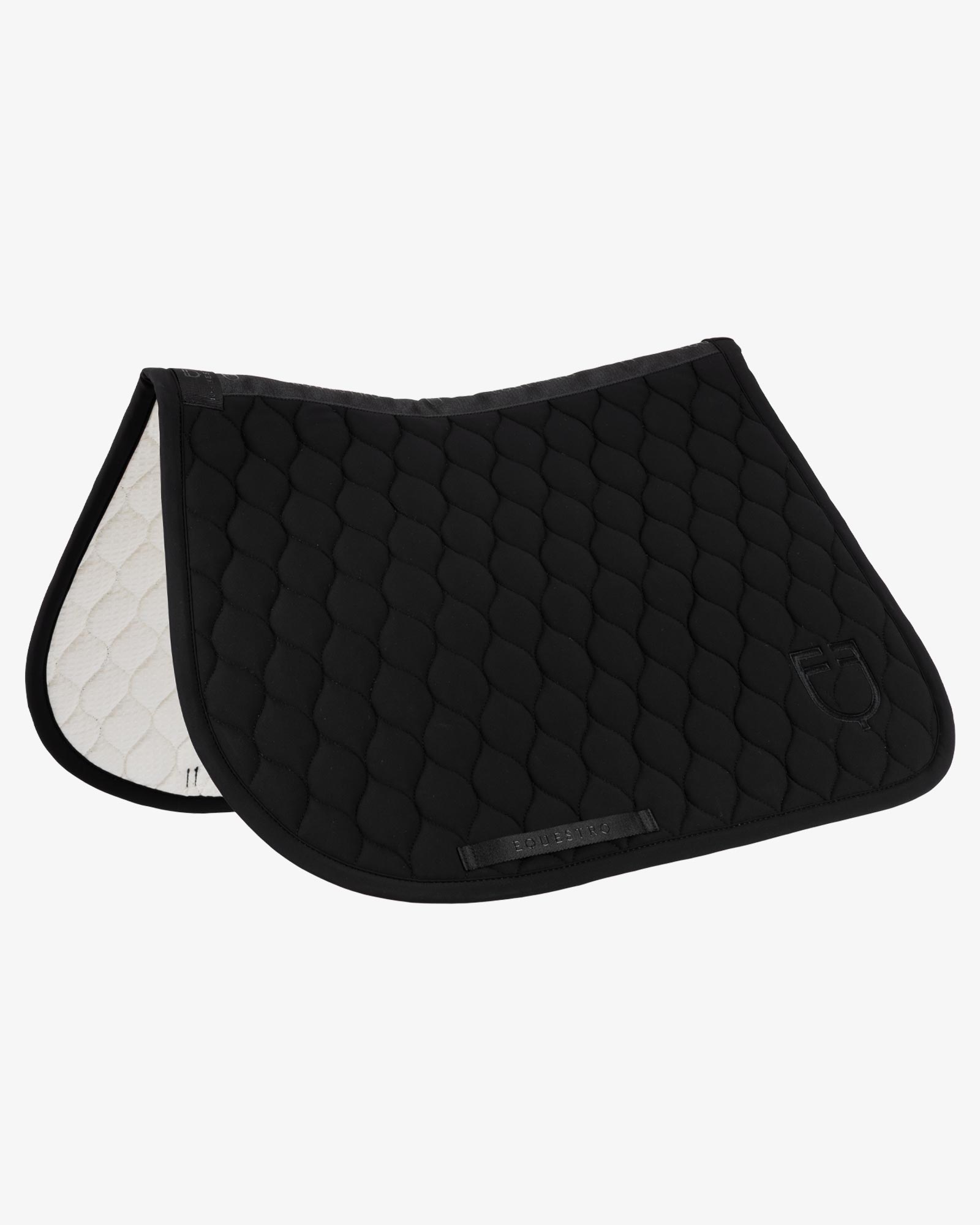 Jumping saddle pad with onion quilting