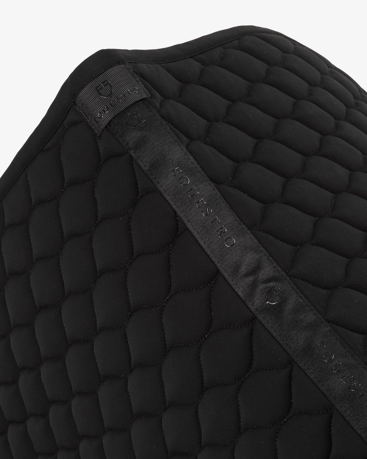 Jumping saddle pad with onion quilting