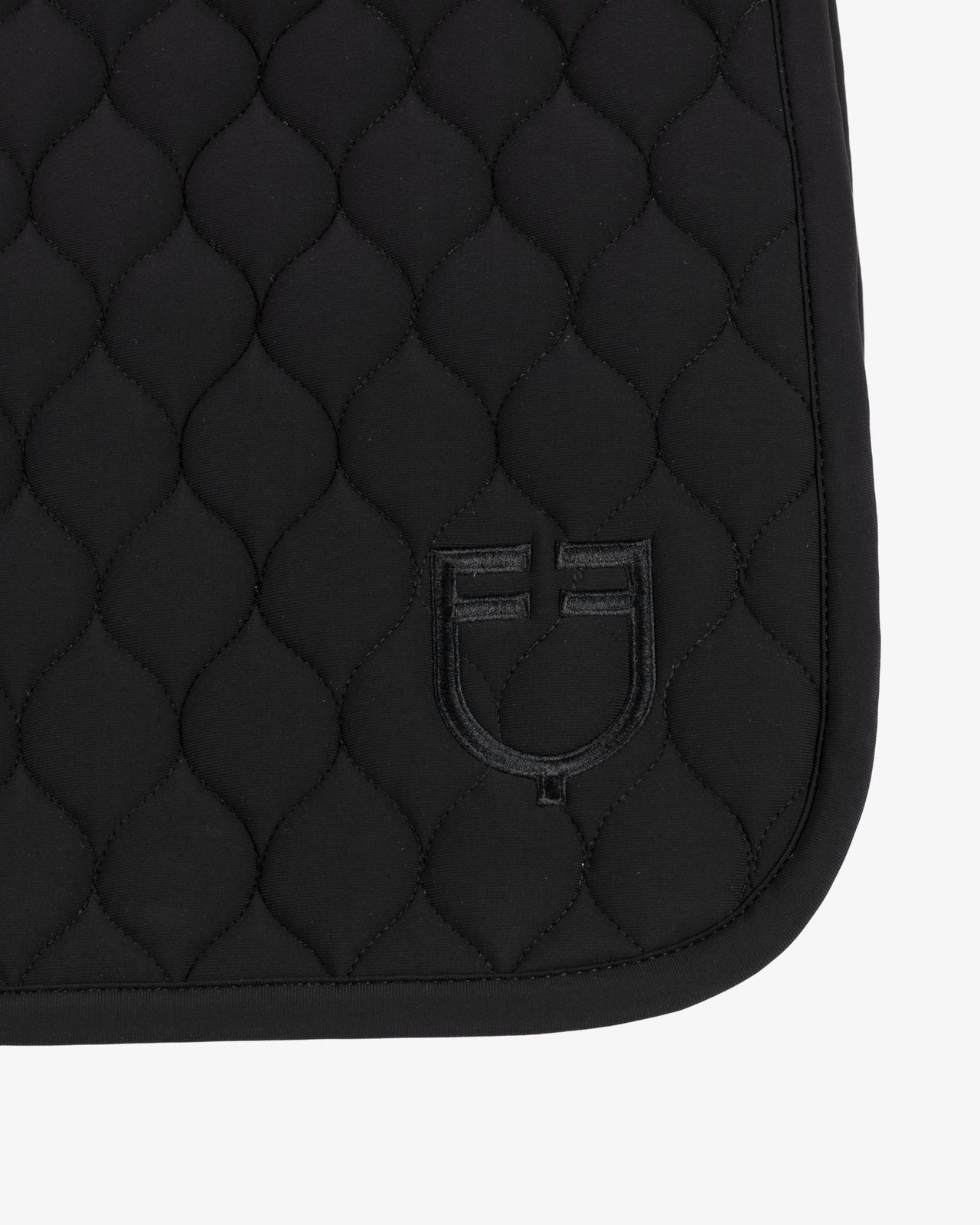 Jumping saddle pad with onion quilting