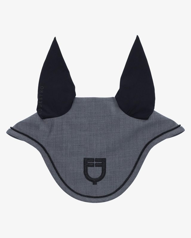 Fly veil in technical wool