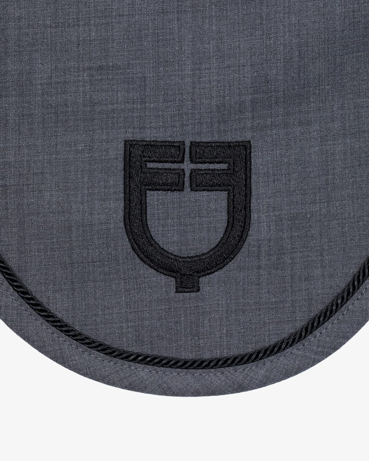 Fly veil in technical wool