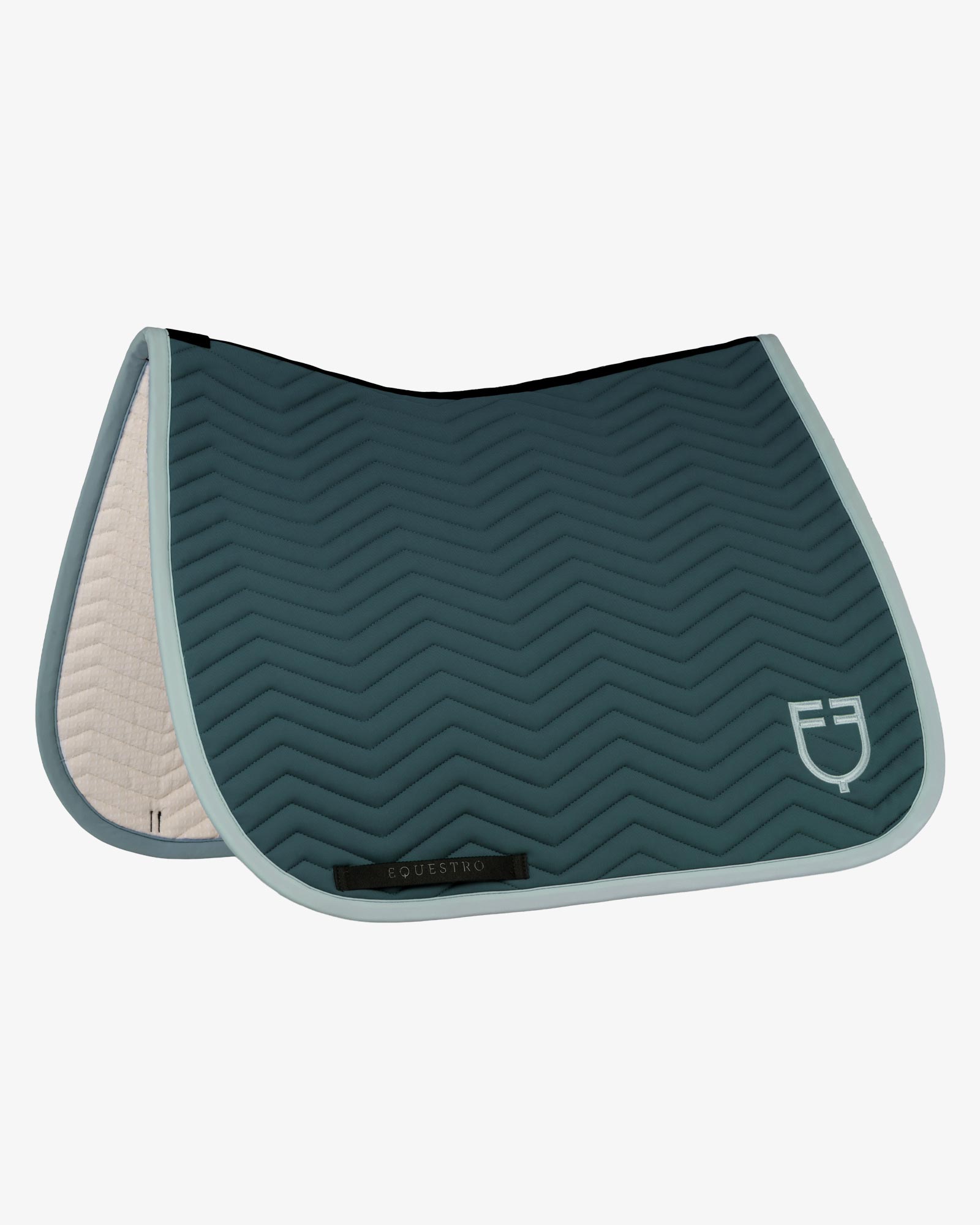 Dressage saddle pad with wave quilting