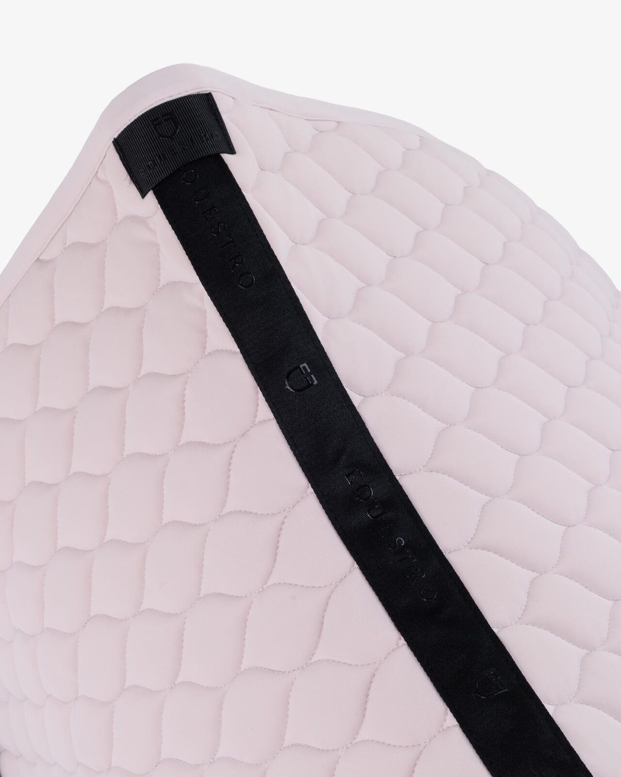 Dressage saddle pad with onion quilting