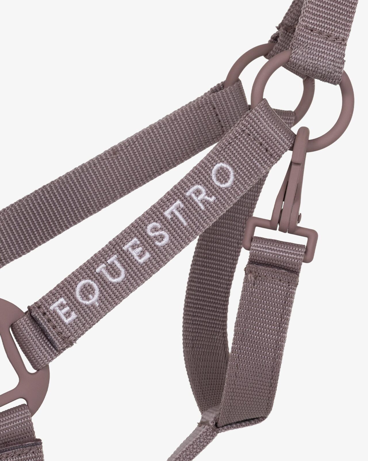 Technical halter with double adjustment and rubber-coated buckles