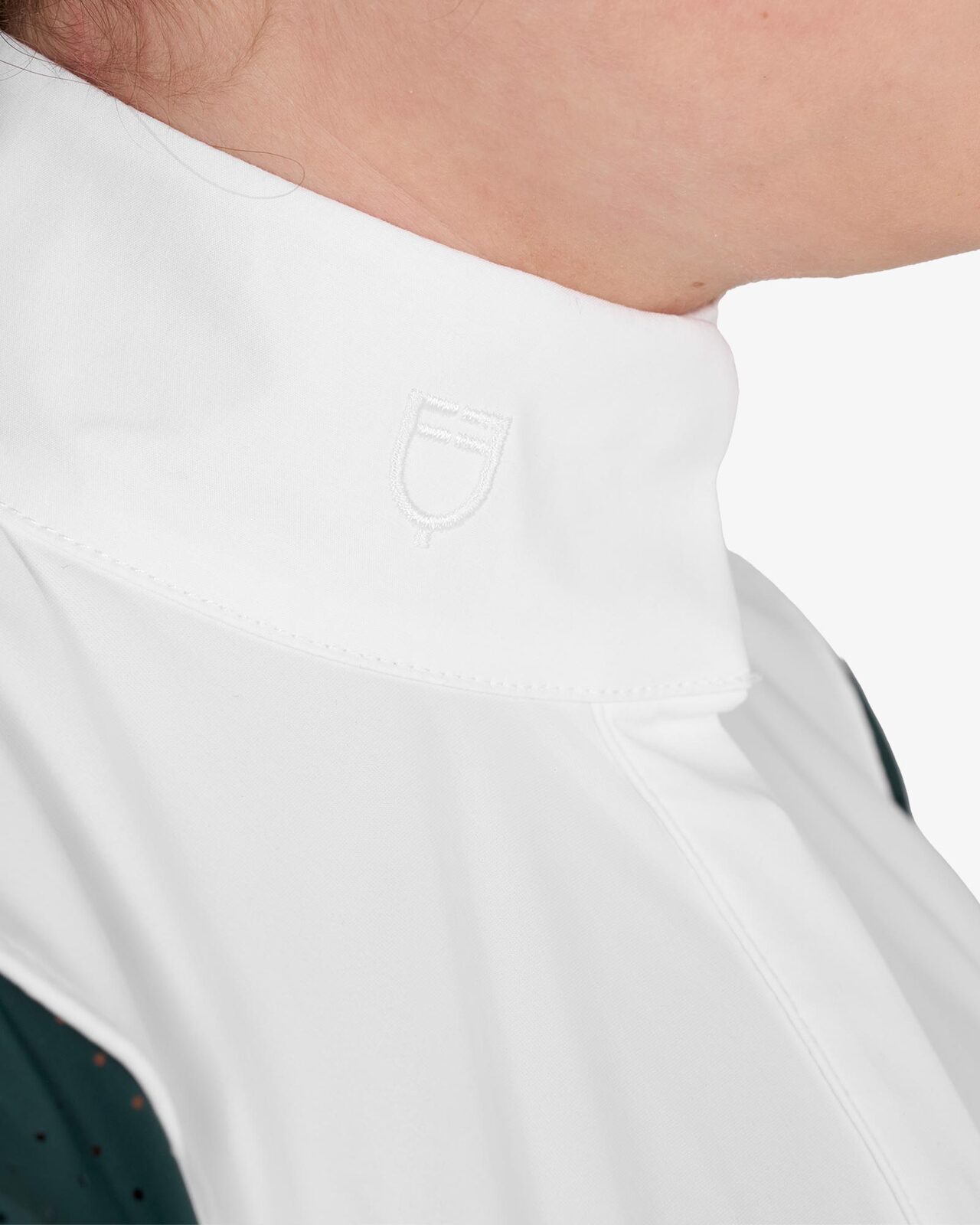 Girls' competition polo shirt with perforated inserts