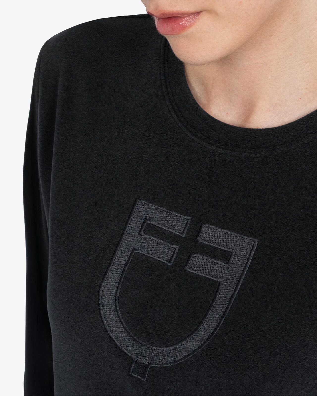 Women's fleece crewneck sweatshirt