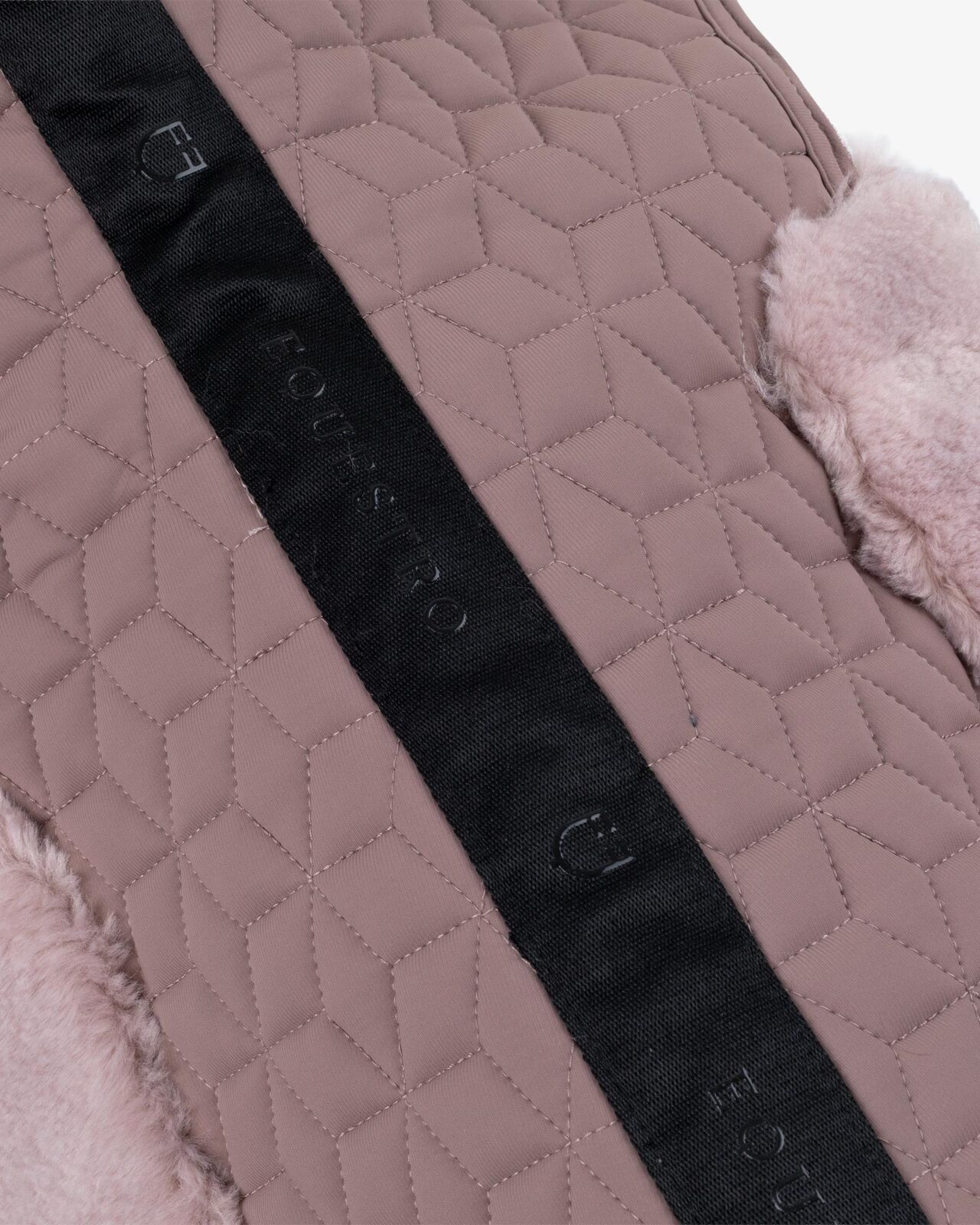 Pad in technical fabric and sheepskin with cube quilting