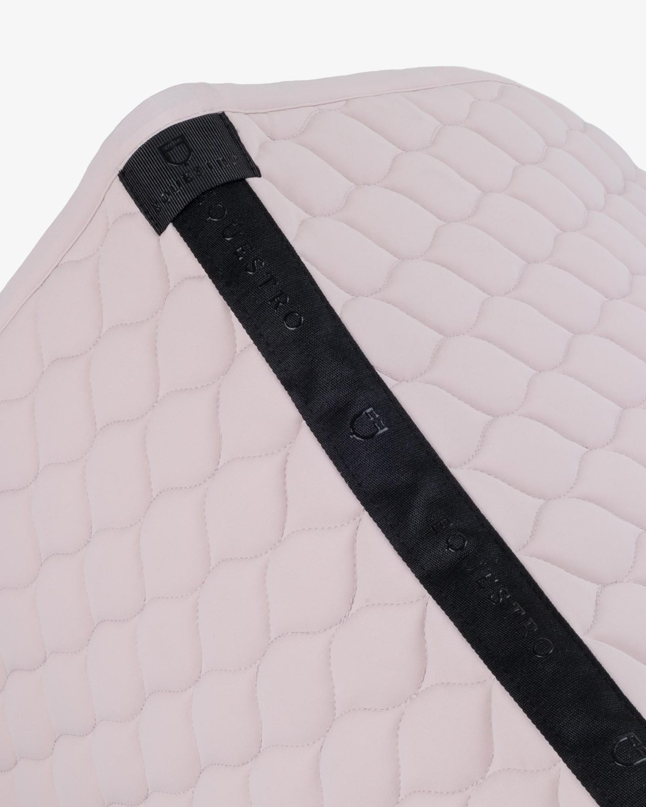 Jumping saddle pad with onion quilting
