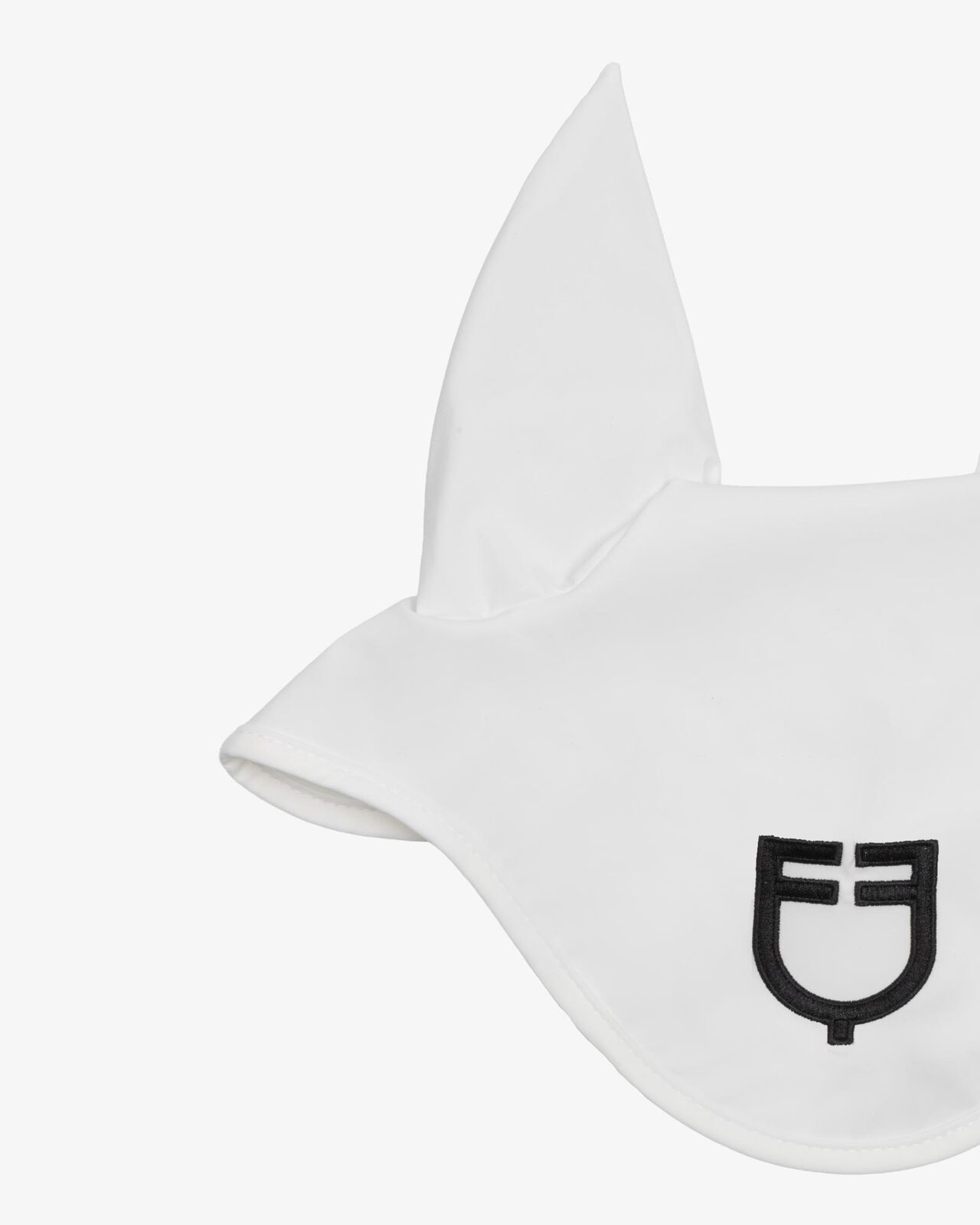 Technical fly veil with shaped ears