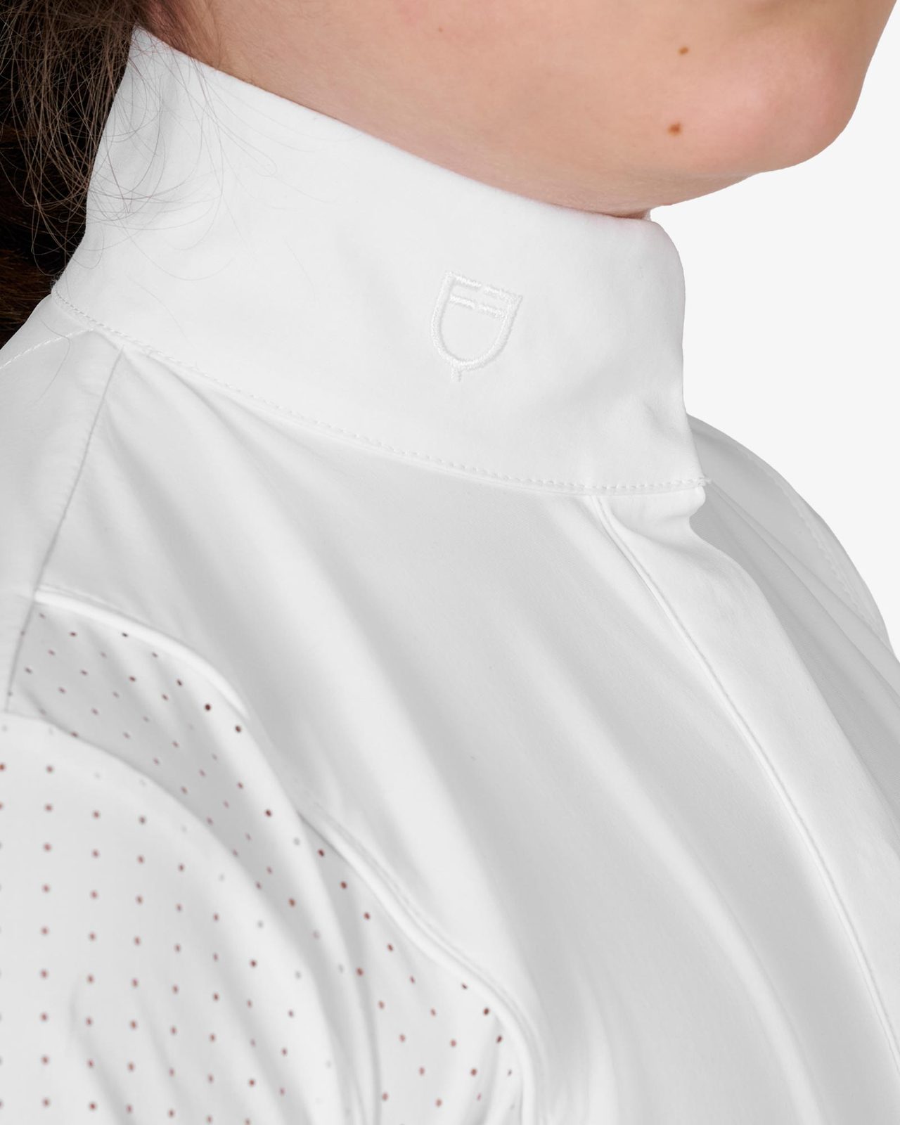 Girls' competition polo shirt with perforated inserts