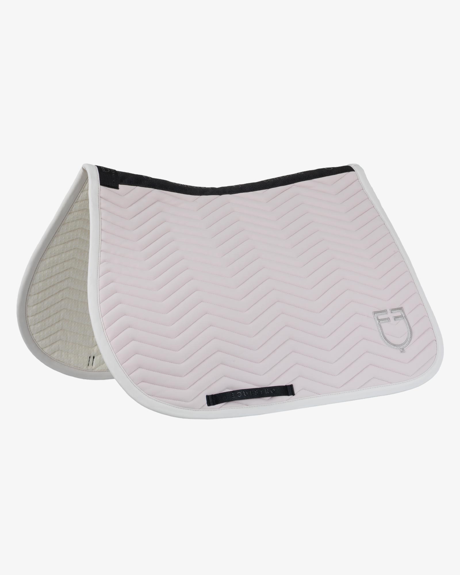 Jumping saddle pad with wave quilting