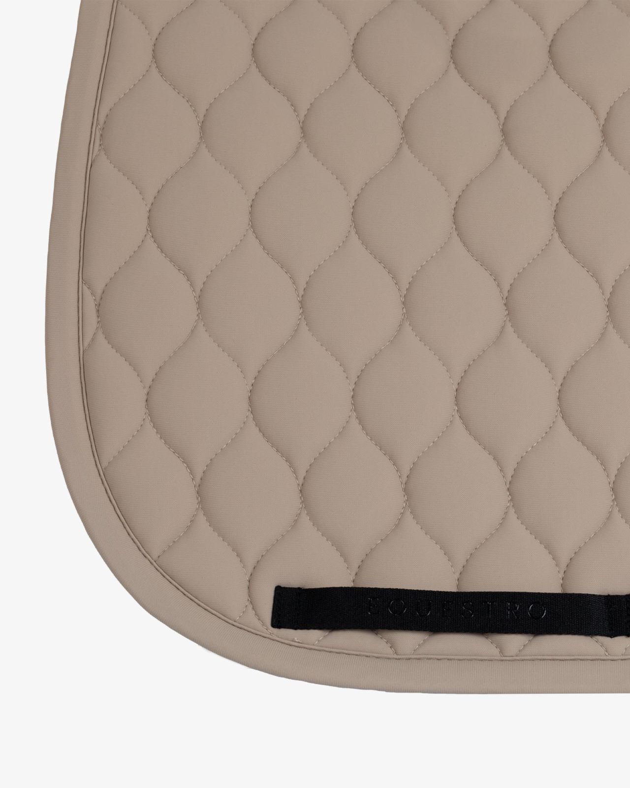Dressage saddle pad with onion quilting