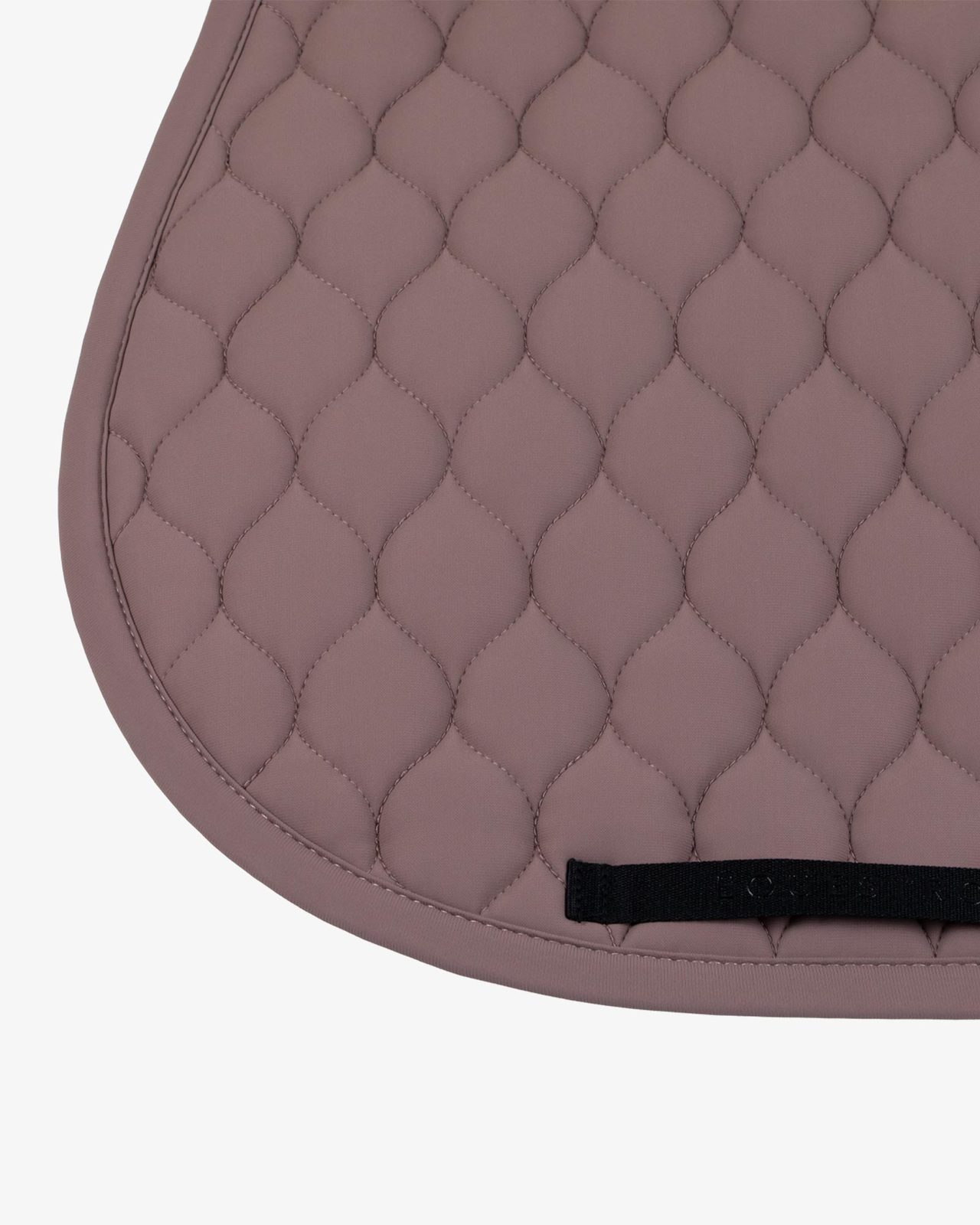 Jumping saddle pad with onion quilting