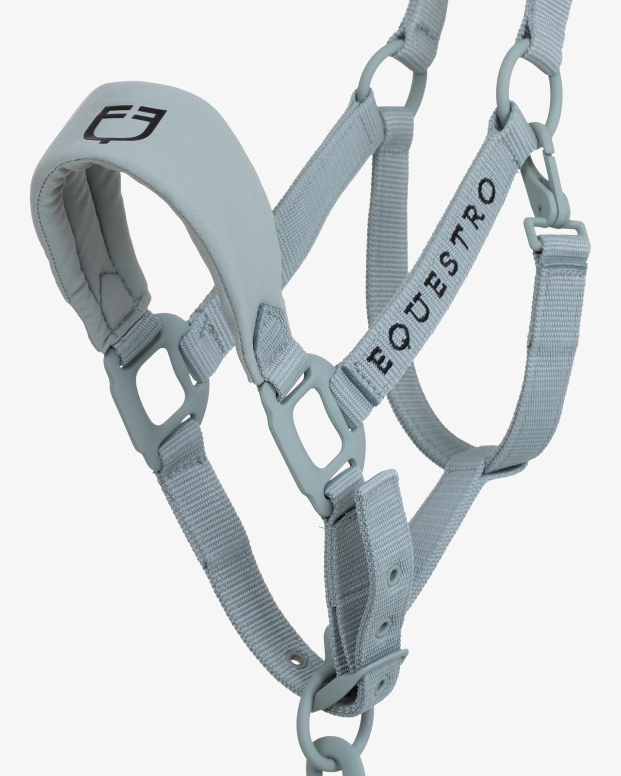 Technical halter with double adjustment and rubber-coated buckles