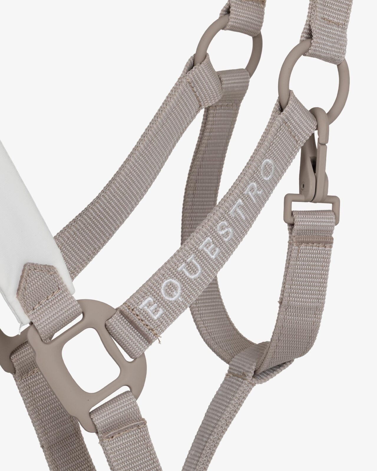 Technical halter with double adjustment and rubber-coated buckles
