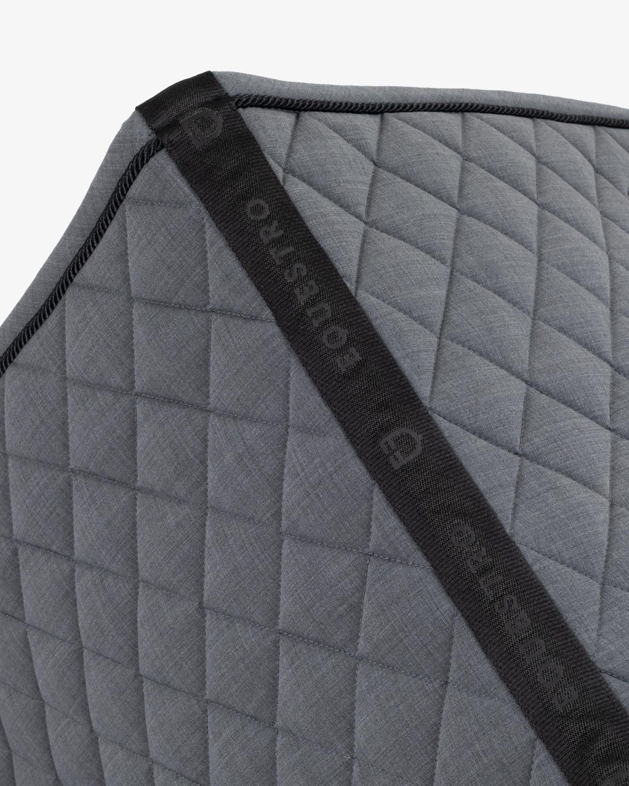 Jumping saddle pad in technical wool