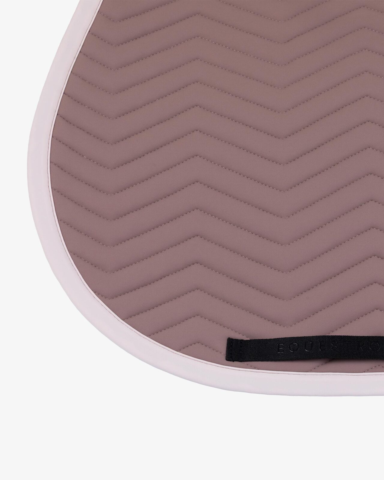 Jumping saddle pad with wave quilting