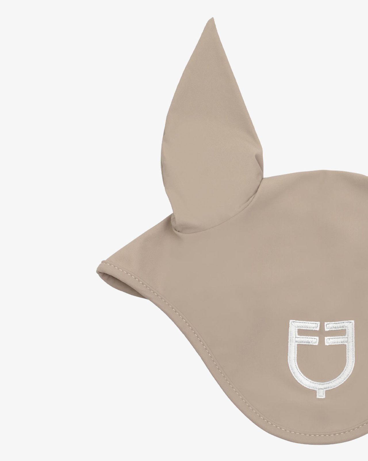 Technical fly veil with contrasting logo