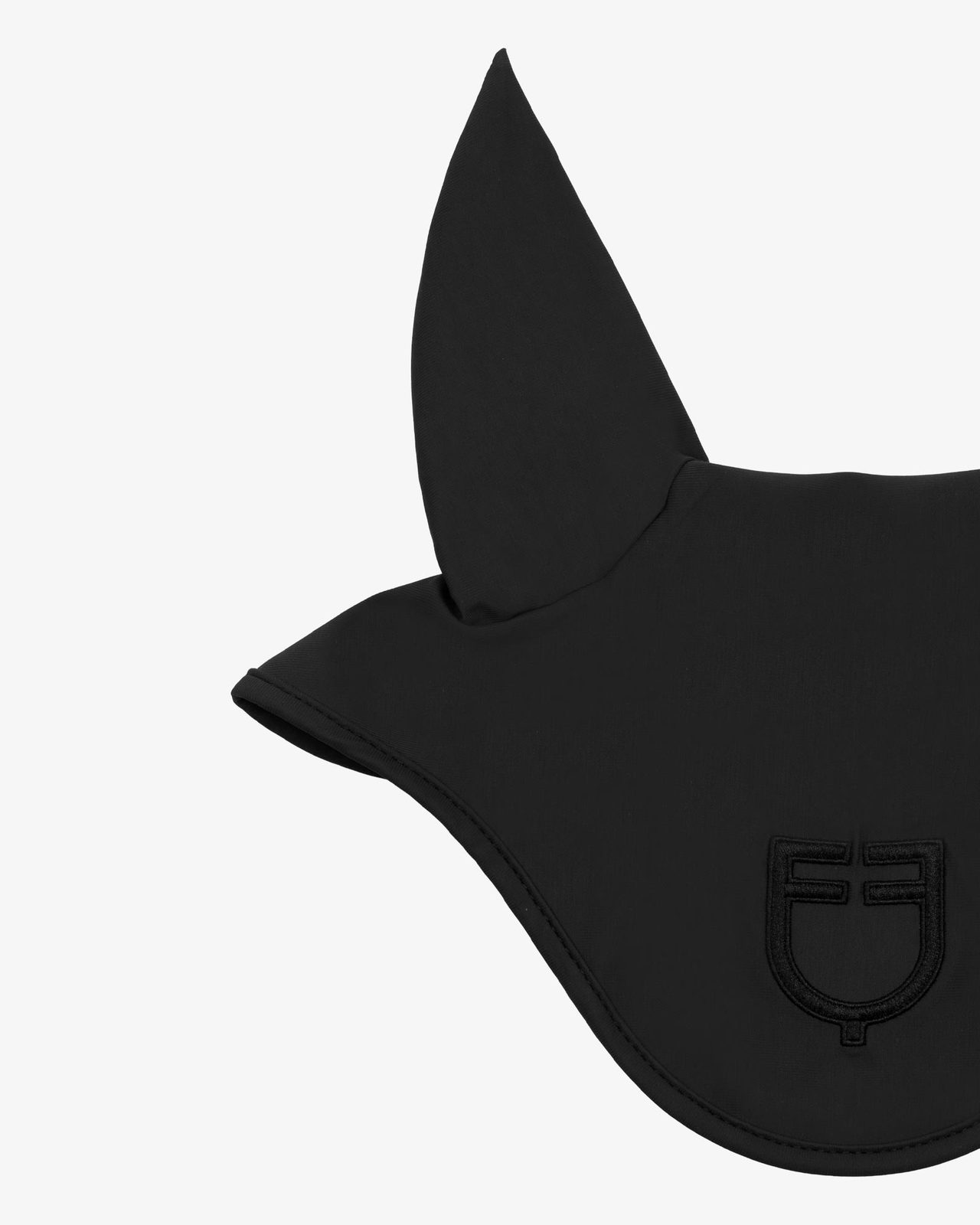 Technical fly veil with shaped ears