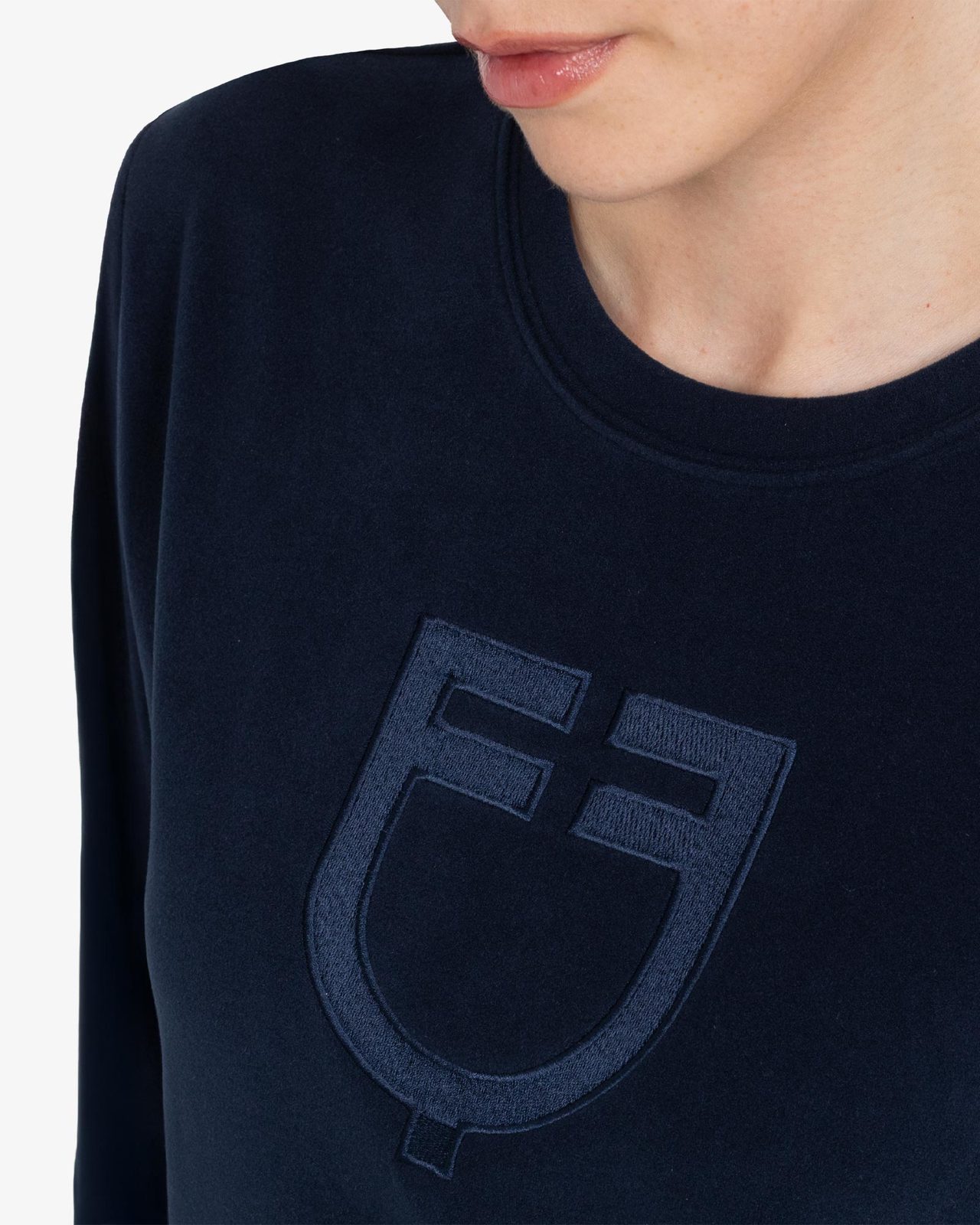 Women's fleece crewneck sweatshirt