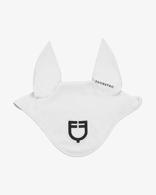 Technical fly veil with contrasting logo