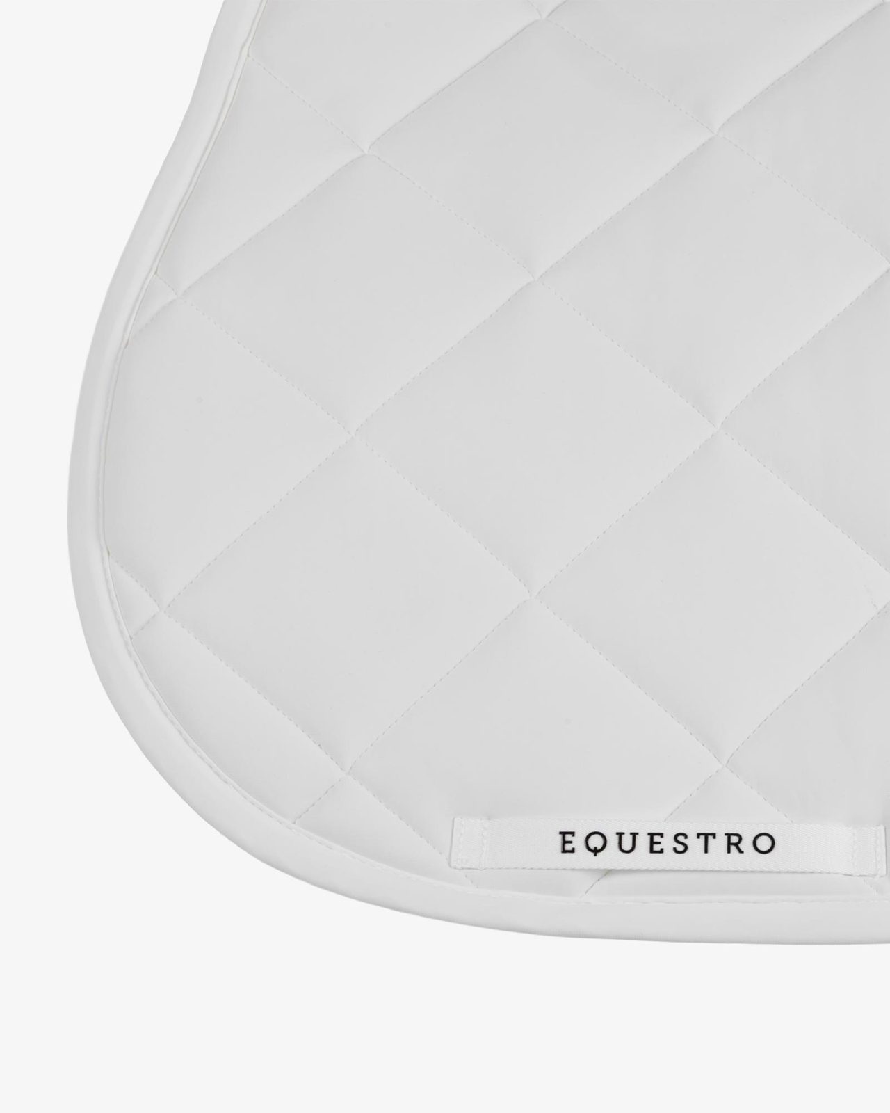 Jumping saddle pad with diamond quilting and embroidered logo