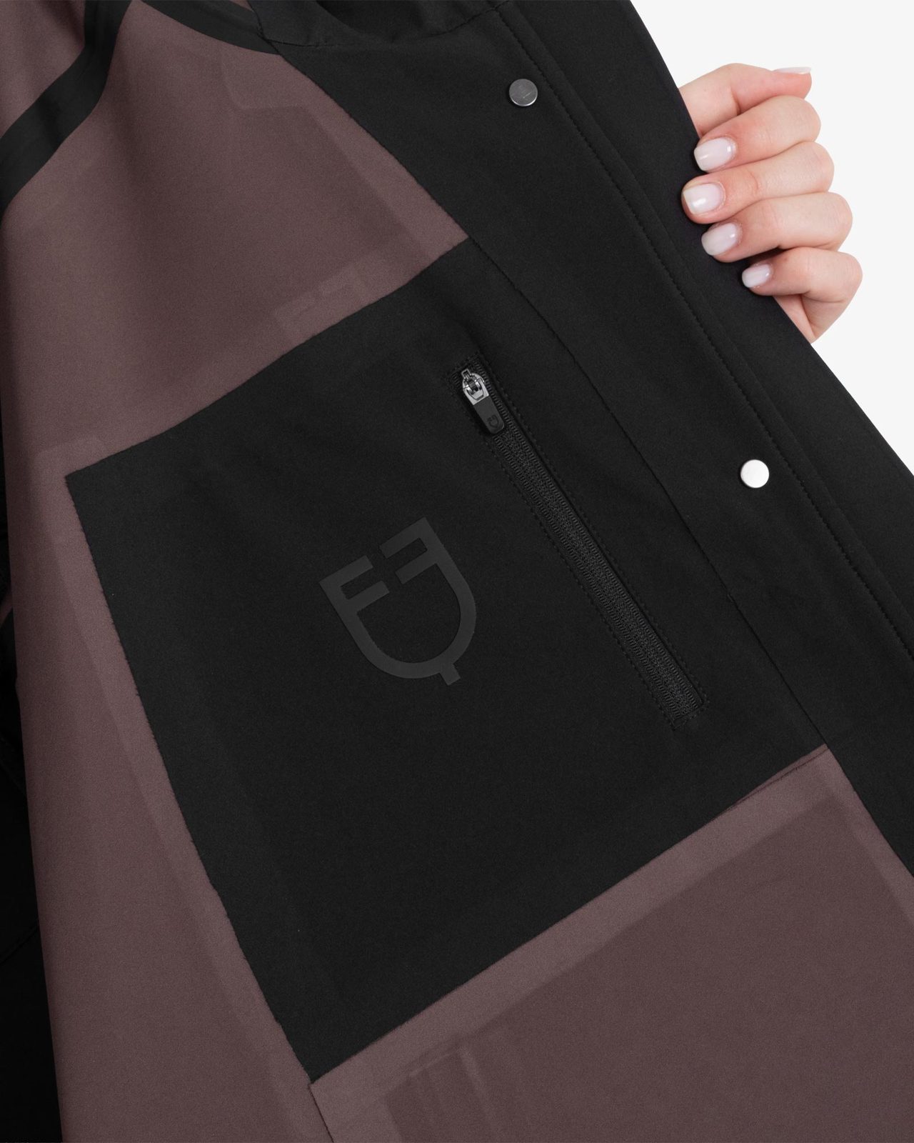 Women's technical waterproof cape