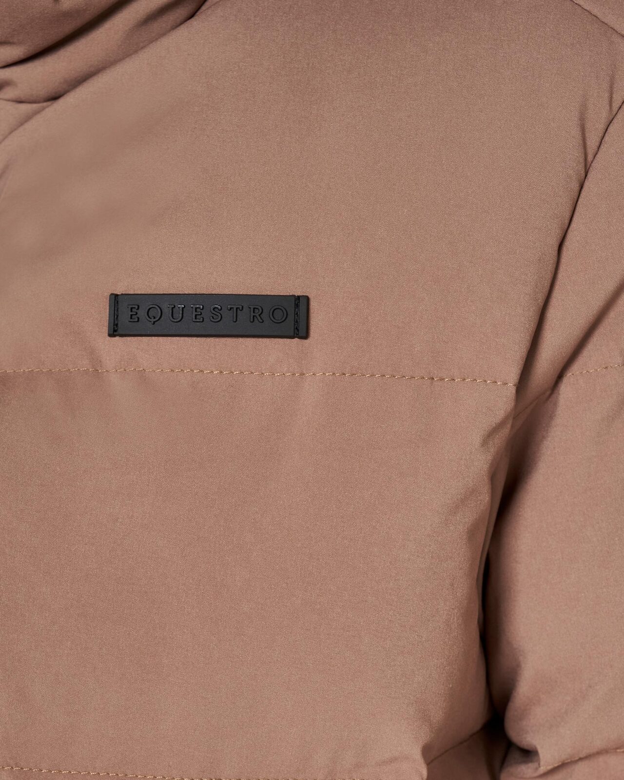 Women's hooded down jacket