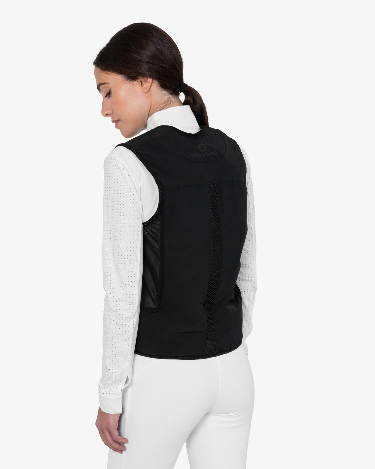 Airbag vest with level 2 back protector