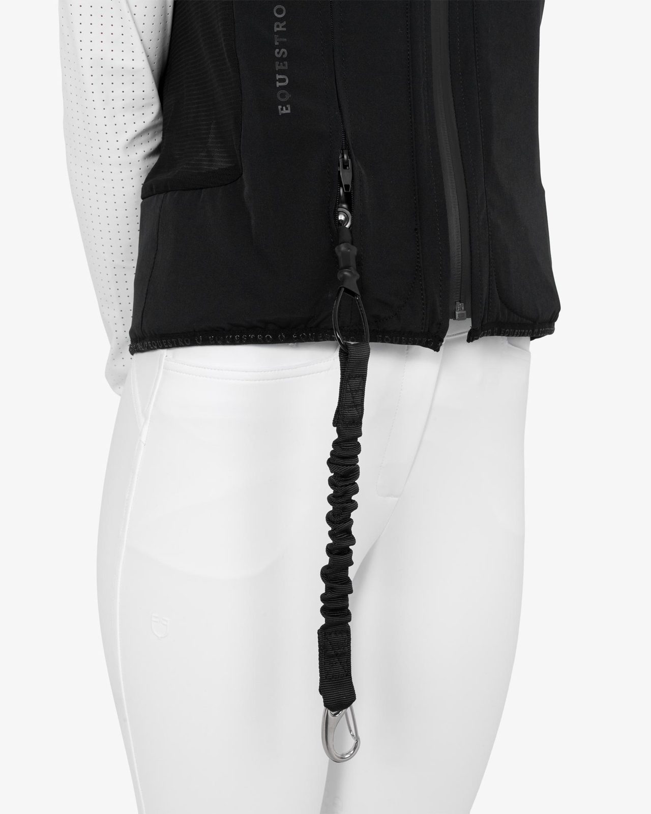 Airbag vest with level 2 back protector