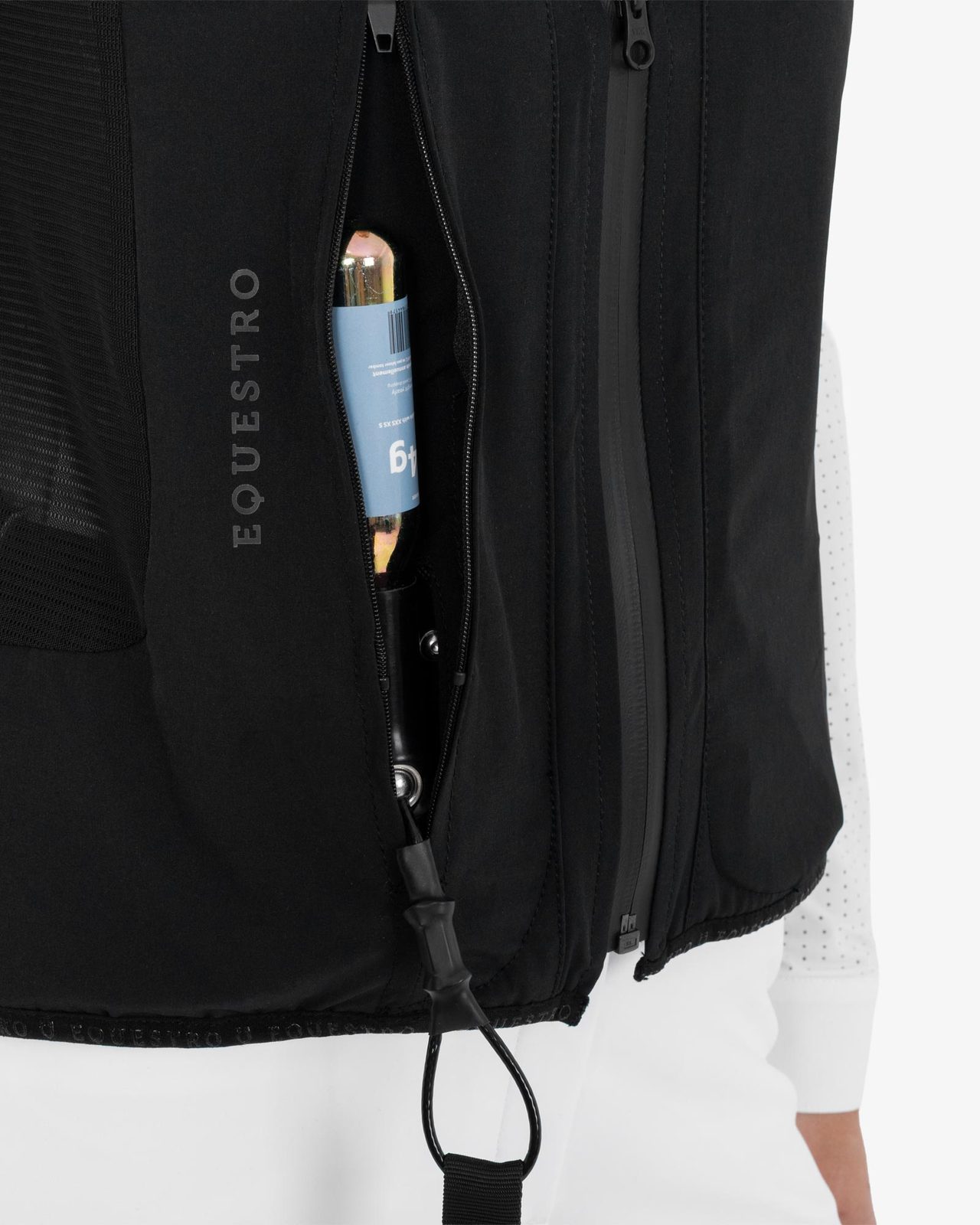 Airbag vest with level 2 back protector